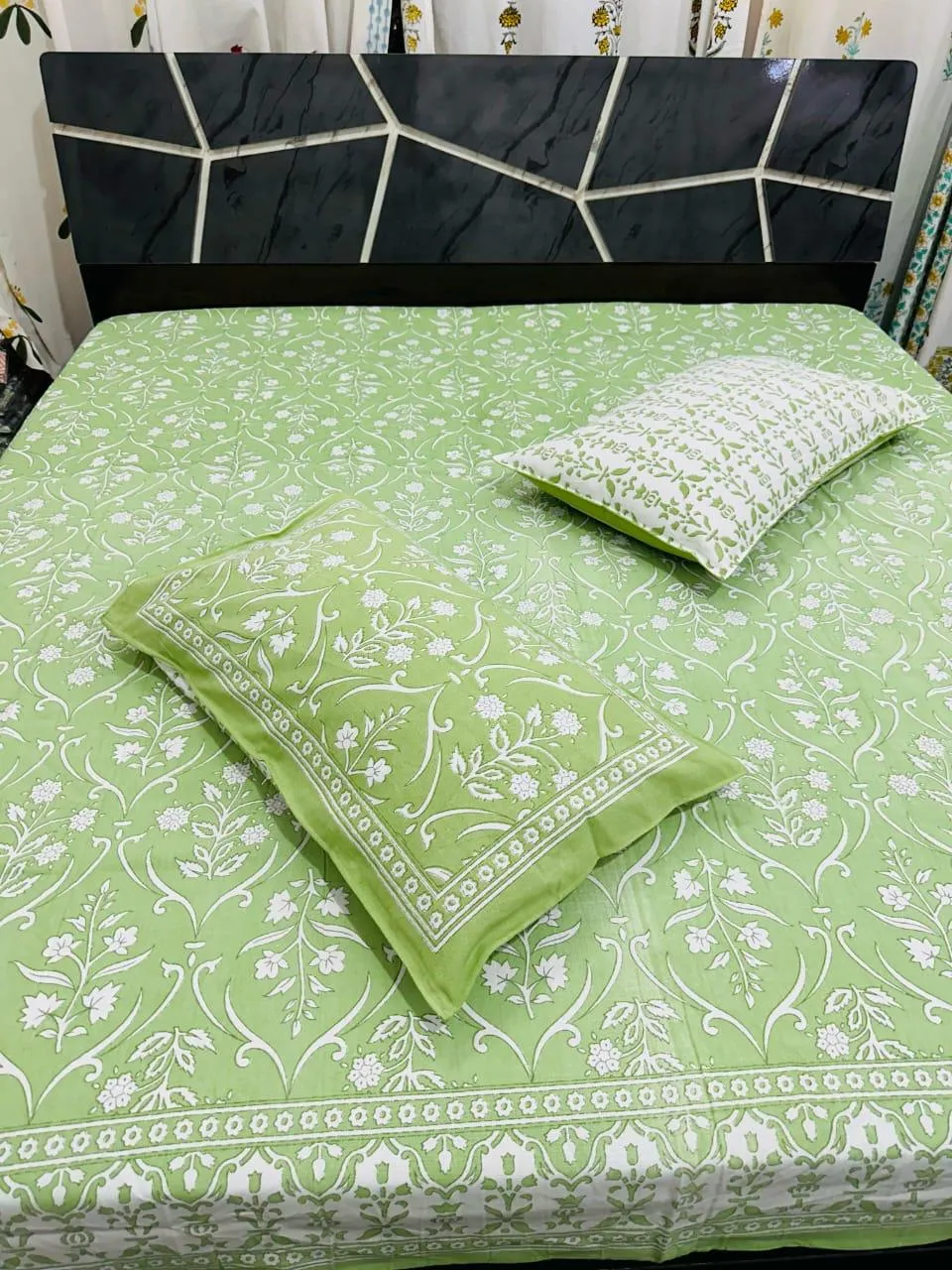 King Size Cotton Print Bedsheet - MP 03